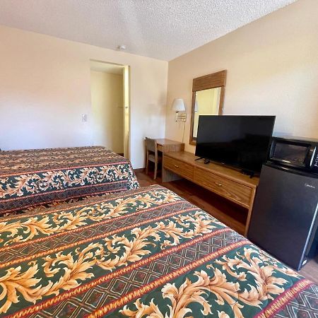 Regency Inn Lakeport Eksteriør bilde