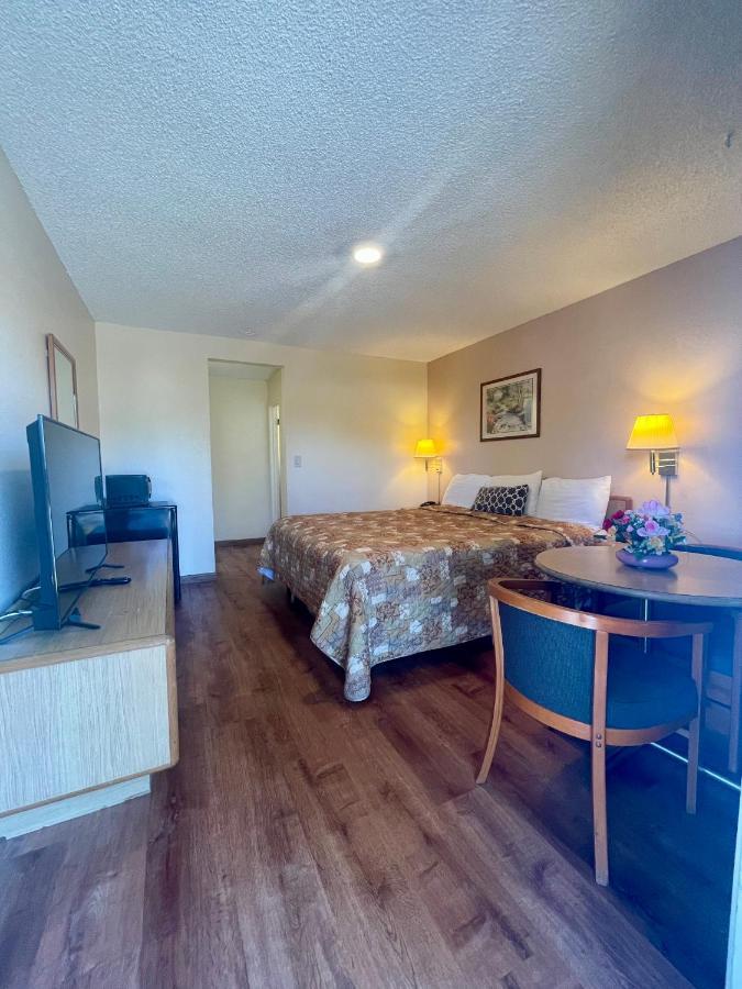 Regency Inn Lakeport Eksteriør bilde