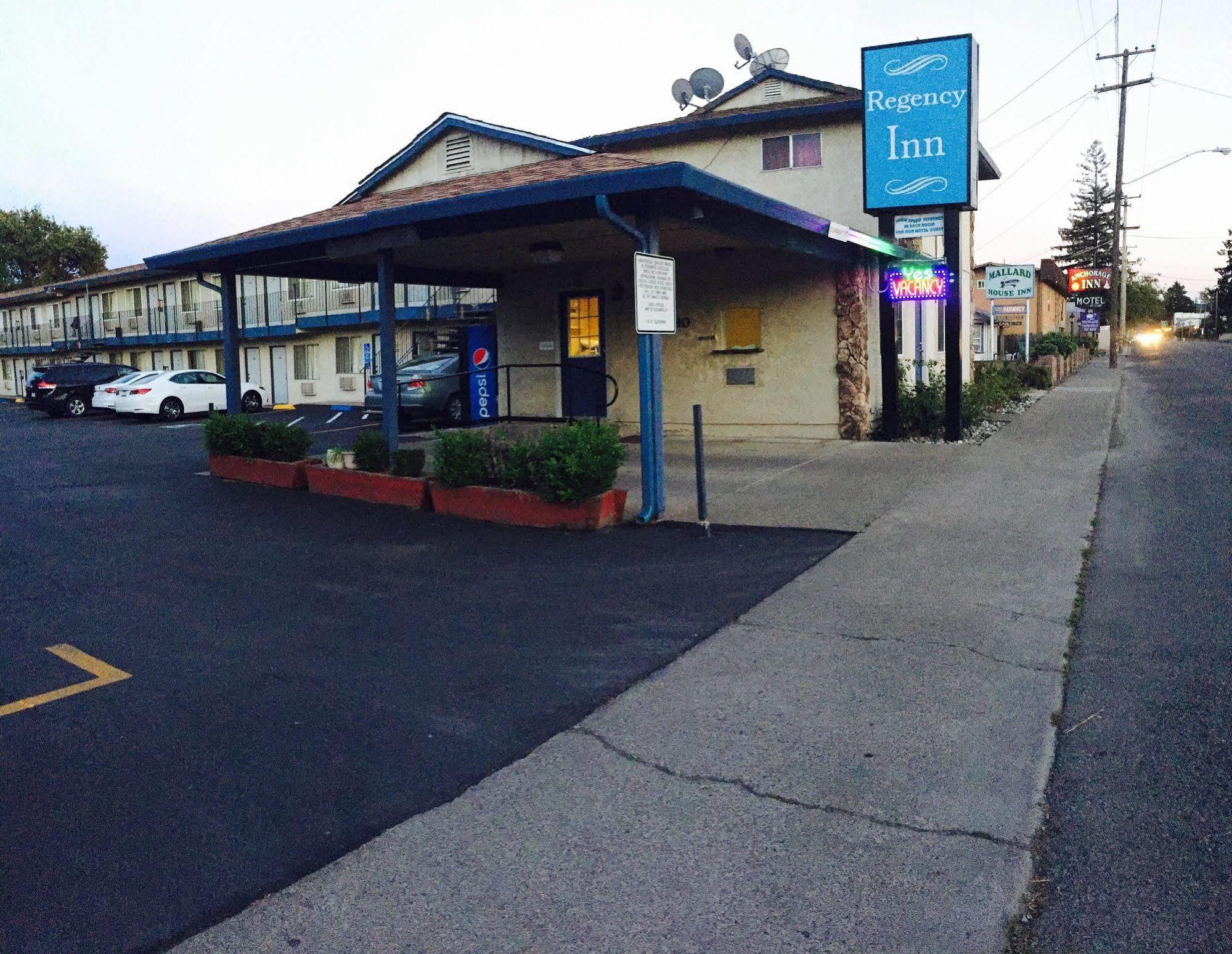 Regency Inn Lakeport Eksteriør bilde