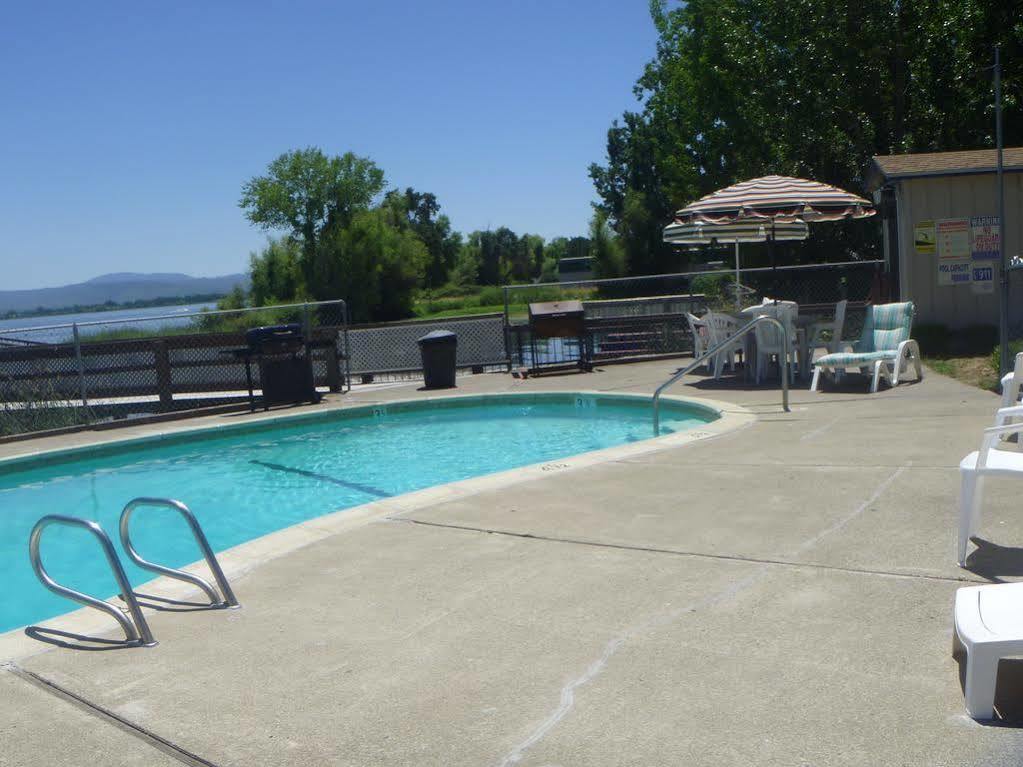 Regency Inn Lakeport Eksteriør bilde